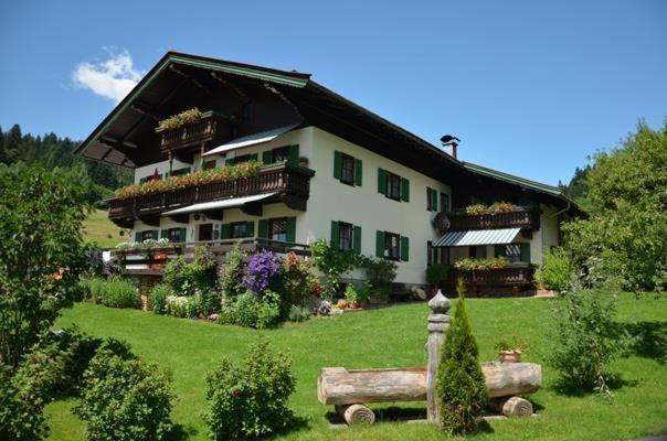 Ferienwohnung Haus Lindeneck - Erika Schwentner Kössen Exterior foto